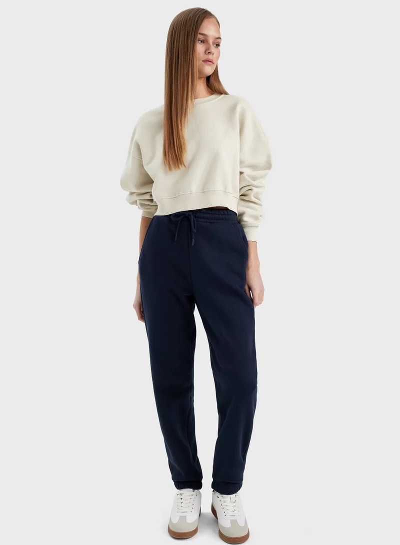 ديفاكتو Standard Fit Elastic Leg Thick Fabric Sweatpants