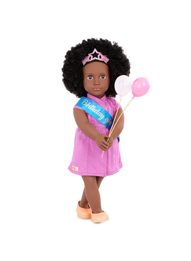 Our Generation دمية عيد الميلاد بطول 18 بوصة - عيون بنيّة حيوية وشعر أسود مجعد - فستان وردي وإكسسوارات حفلة - لعب تمثيلي - ألعاب للأطفال من عمر 3 سنوات فما فوق - كيهلاني - Image 2