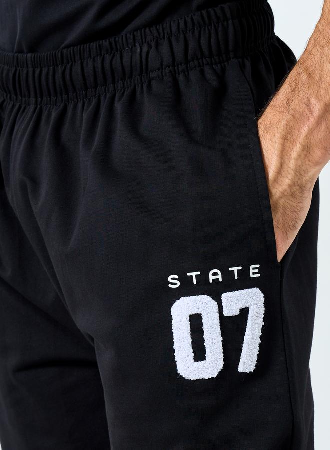 ستايلي جوغر بقصة مريحة وتفاصيل مُطرزة - Image 3