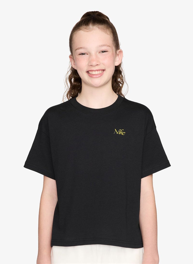 Nike Youth Nsw Boxy Flower T-Shirt - Image 1