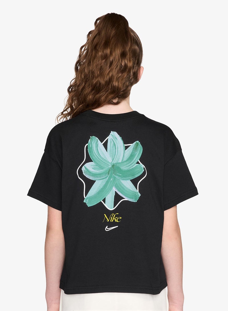 Nike Youth Nsw Boxy Flower T-Shirt - Image 2