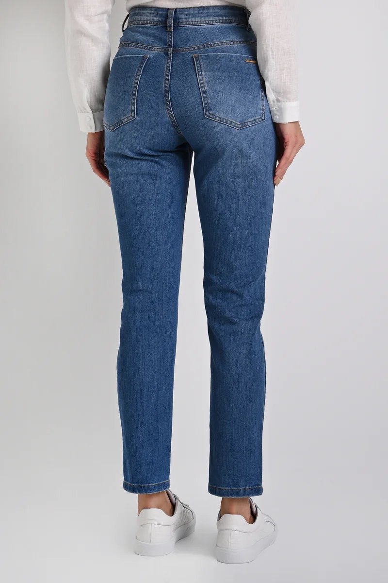 كارمن ستيفنز جينز الأناقة النحيف