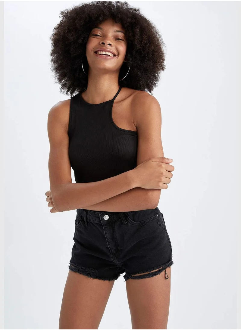 ديفاكتو Asymmetrical Halter Tank Top