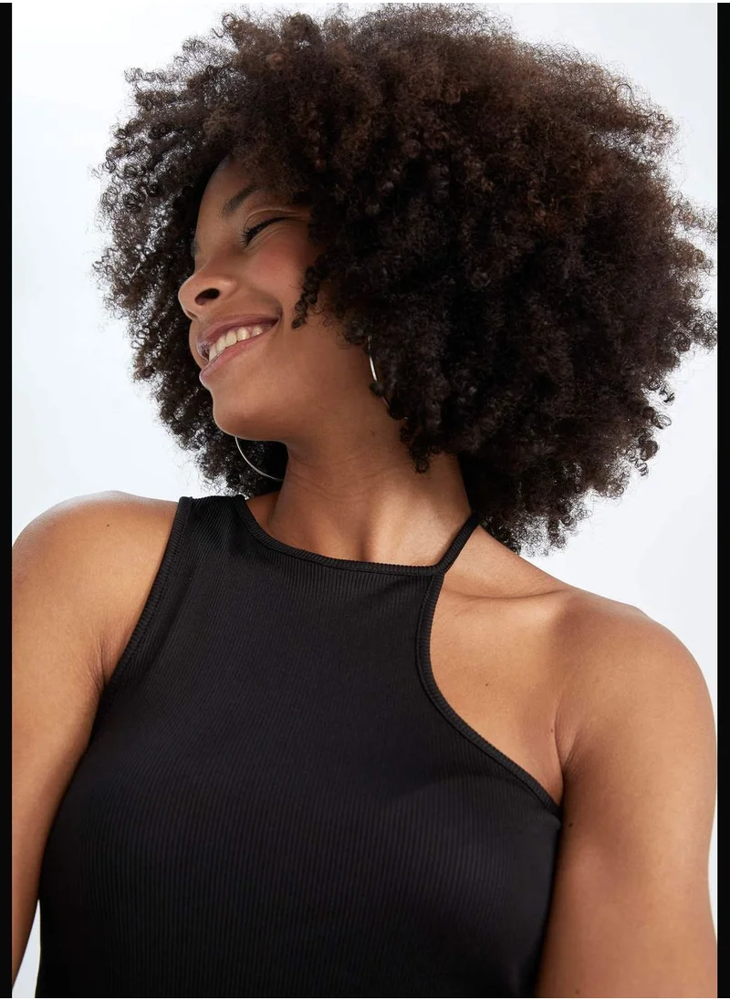 ديفاكتو Asymmetrical Halter Tank Top