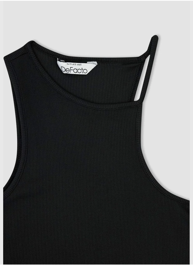 ديفاكتو Asymmetrical Halter Tank Top