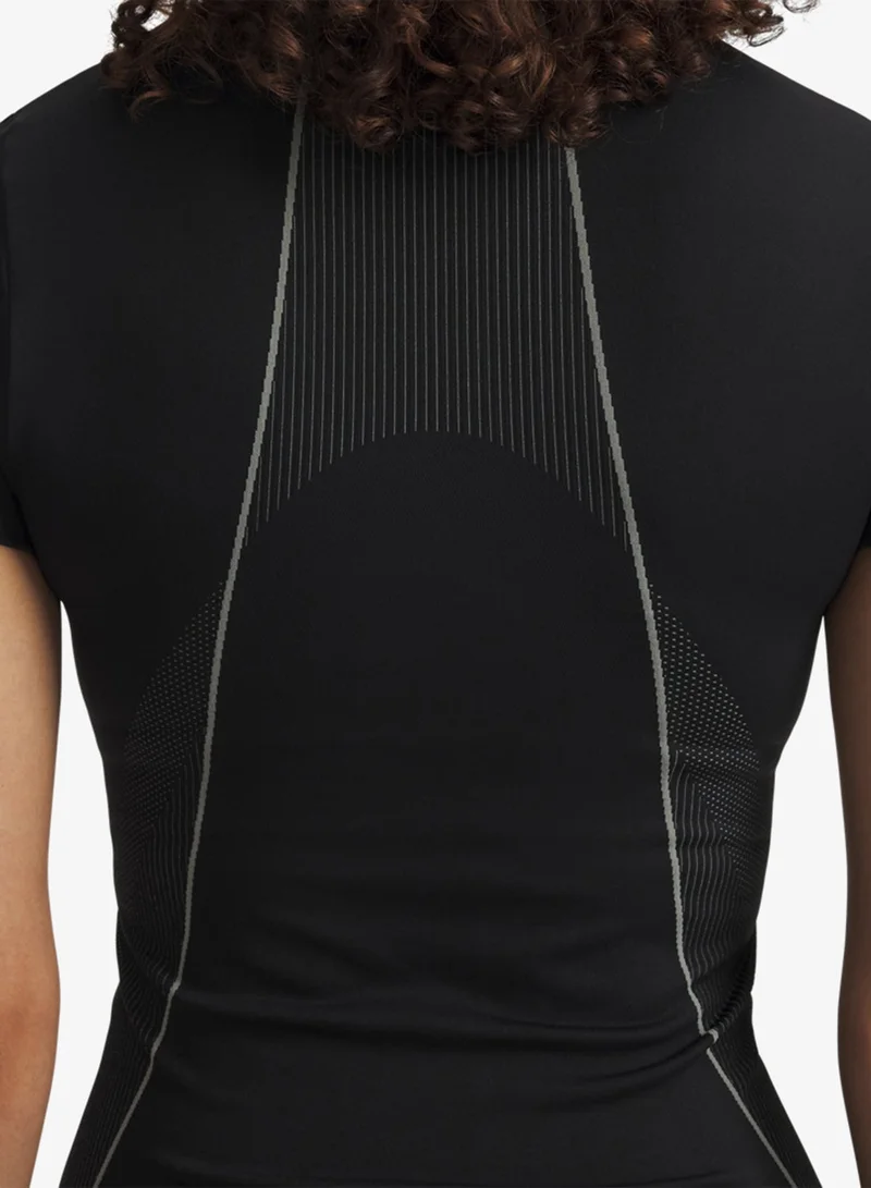 UNDER ARMOUR  Vanish Seamless T-Shirt for Women | Best Price UAE
