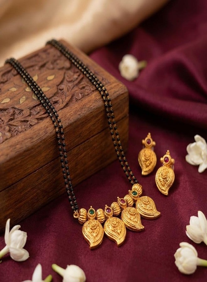 مانجالسوترا هندية تقليدية من AAIKU | قلادة بتصميم مانجو مطلية بالذهب بلمسة نهائية غير لامعة مع سلسلة من الخرز الأسود | مجوهرات زفاف عرقية للنساء | مناسبة لحفلات الزفاف والمناسبات | مانجالسوترا أنيقة للنساء (30 بوصة - خطان) - Image 5