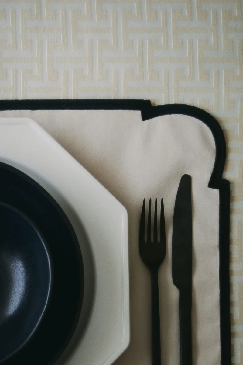 اتش اند ام مناديل ومفارش أطباق من القطن - عبوة من قطعتين