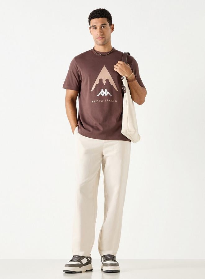 كابا تيشيرت بياقة ضيّقة وأكمام قصيرة وطبعات شعار من كابا - Image 2