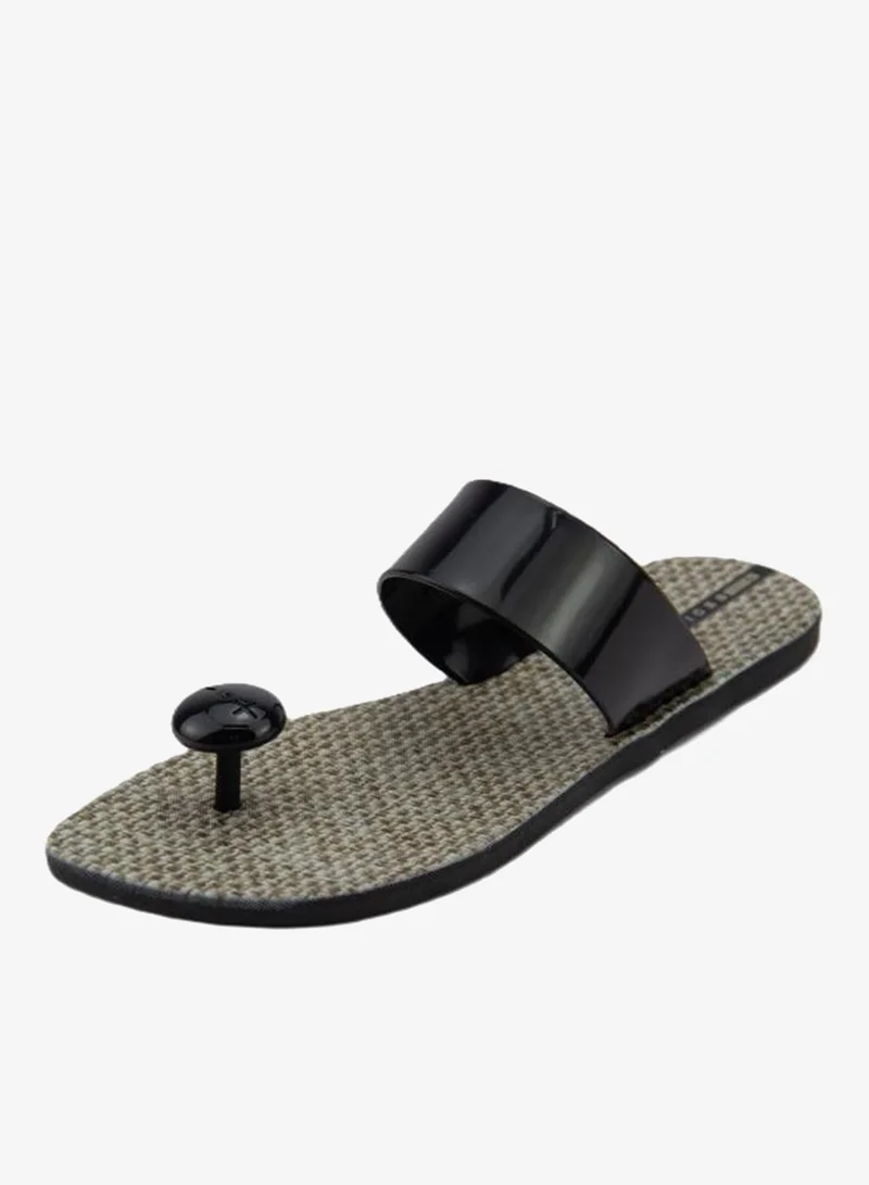 فويسيز صنادل نسائية بشريط واحد ونعل مطبوع - أسود