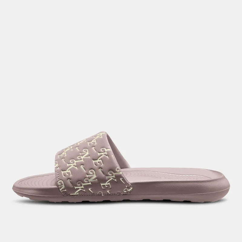 نايكي Women's Victori One Printed Slides