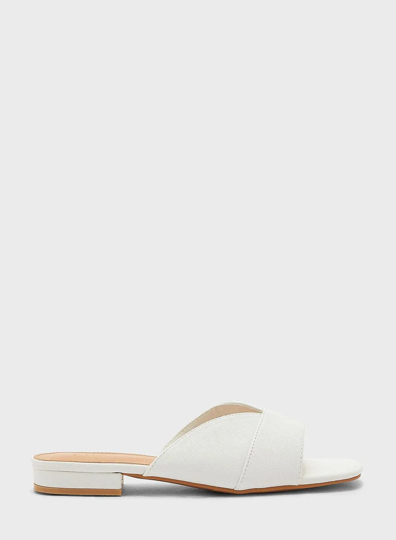 ELLA Deep V Detail Flat Sandal