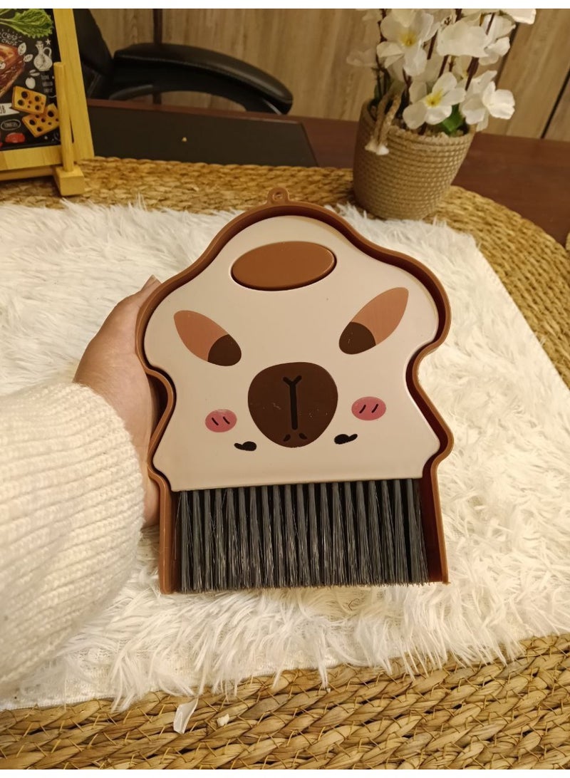 Mini dustpan and plastic brush