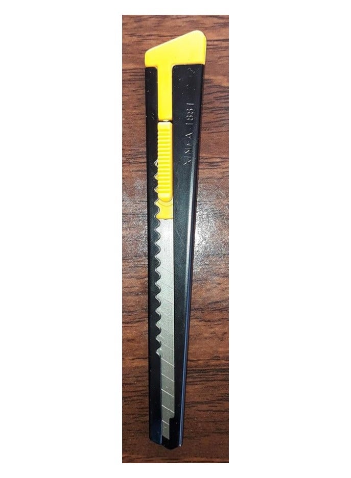 Small Plastic Cutter – Black