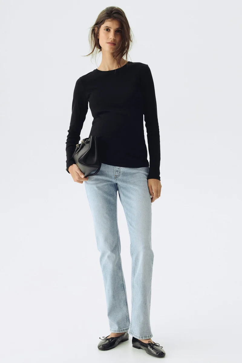 اتش اند ام جينز بخصر مرتفع وقصّة سلِم مستقيمة من تشكيلة ماما