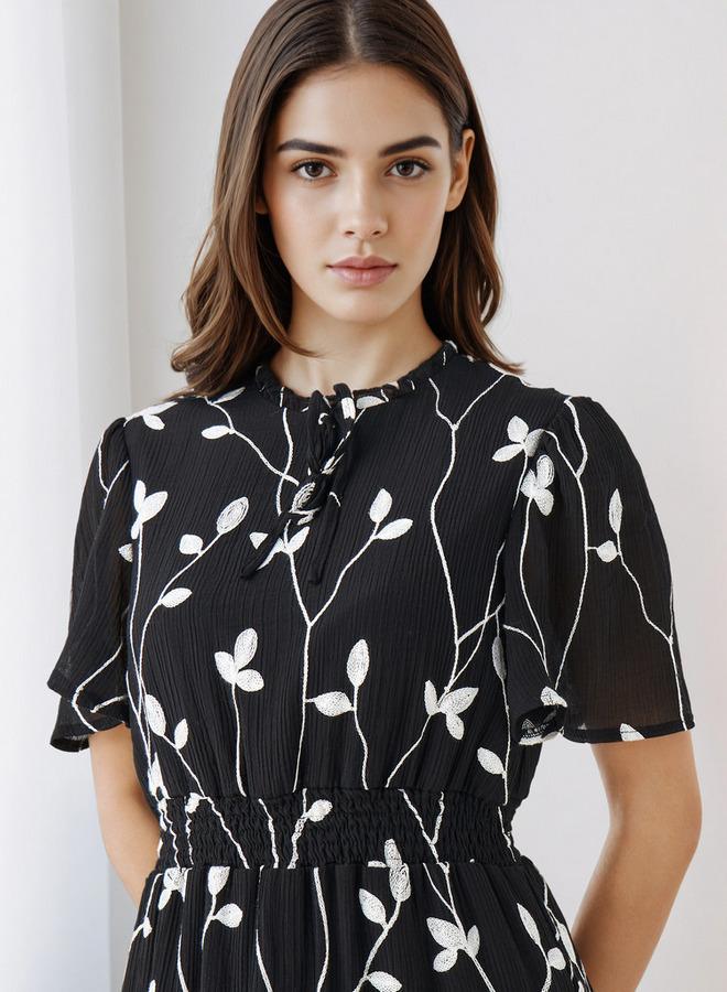 سبلاش فيڤ فستان ميدي فيسكوز بطبقات وأكمام فراشة - Image 4