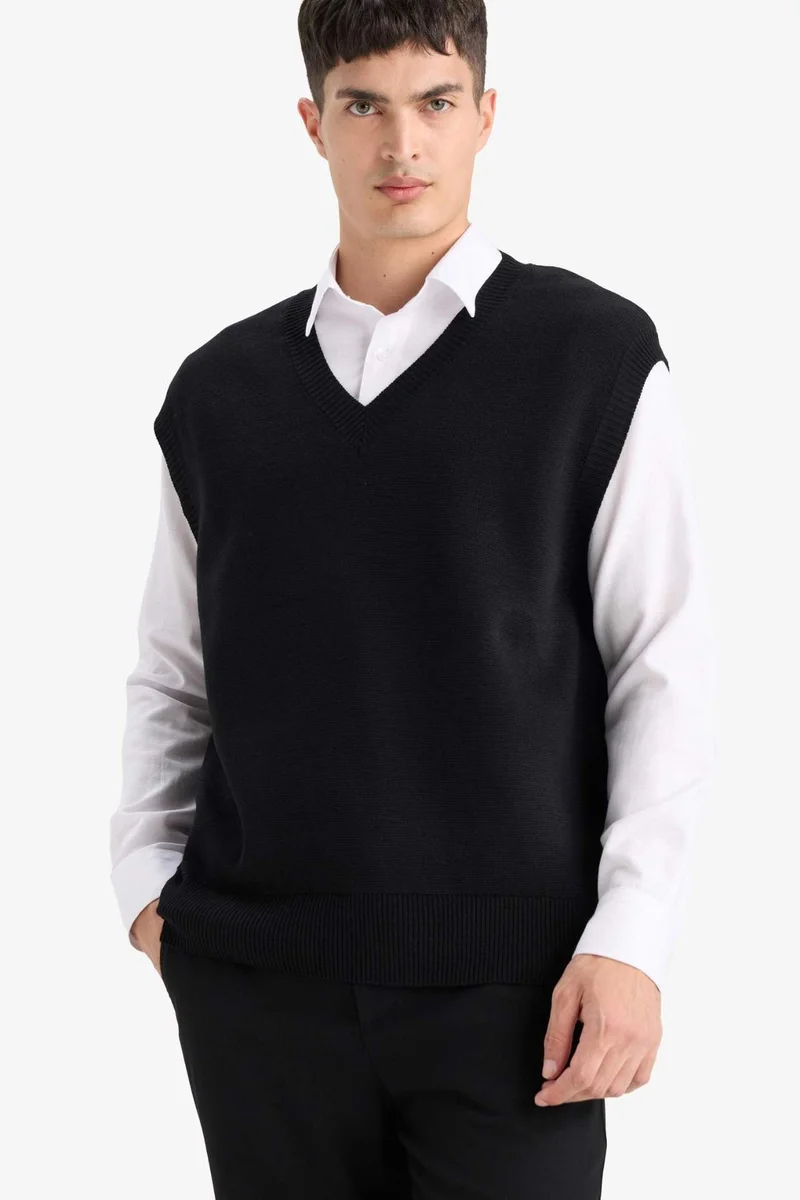 ديفاكتو Standard Fit V-Neck Knitwear Vest