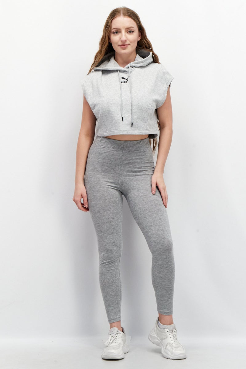 PUMA هودي قصير الأكمام للنساء مع شعار العلامة التجارية، رمادي - Image 2
