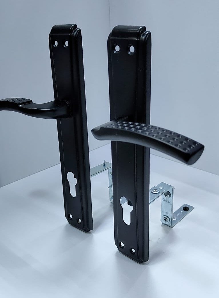 BLACK METAL DOOR HANDLE WITH CLASSIC DESIGN - Image 3