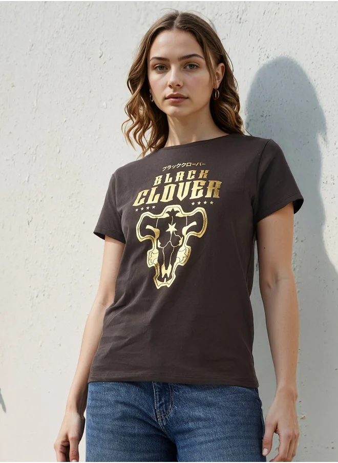 اس بي كاركترز Black Clover Print Crew Neck T-shirt