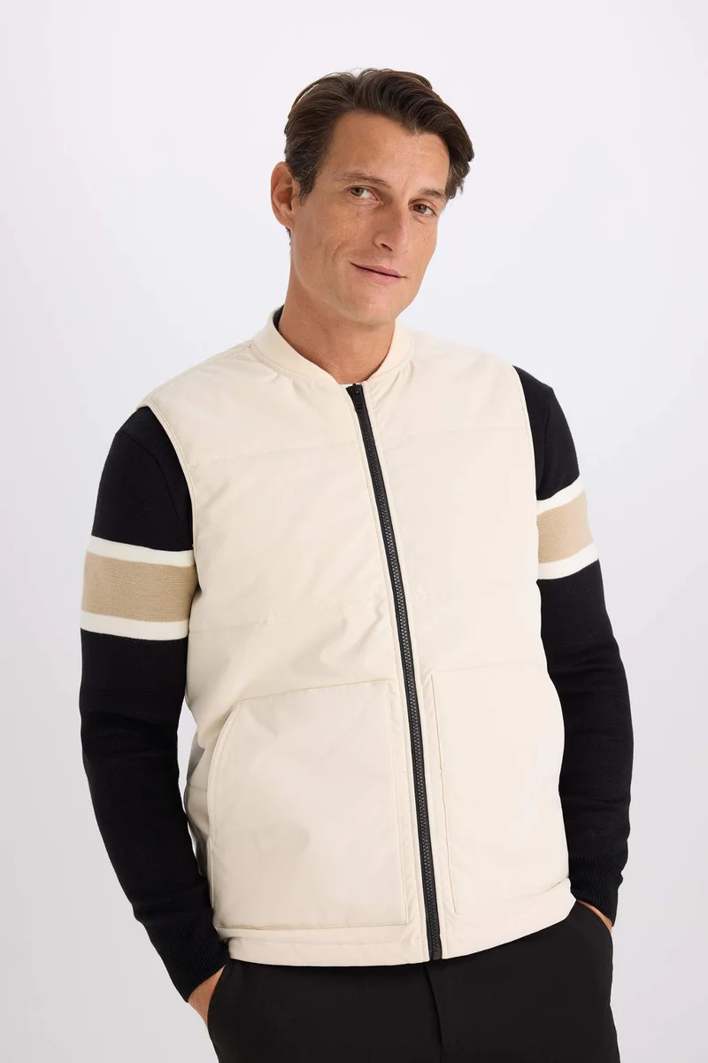 ديفاكتو Regular Fit College Collar Zippered Light Thin Bomber Vest