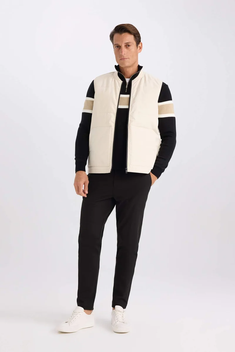 ديفاكتو Regular Fit College Collar Zippered Light Thin Bomber Vest