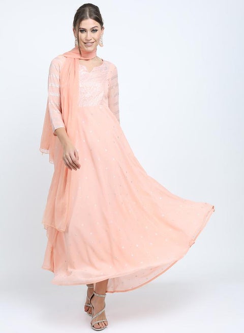 فستان طويل بطبعة فويل مع دوباتا