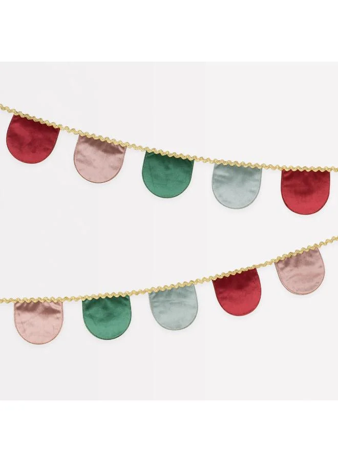 Velvet Scallop Garland