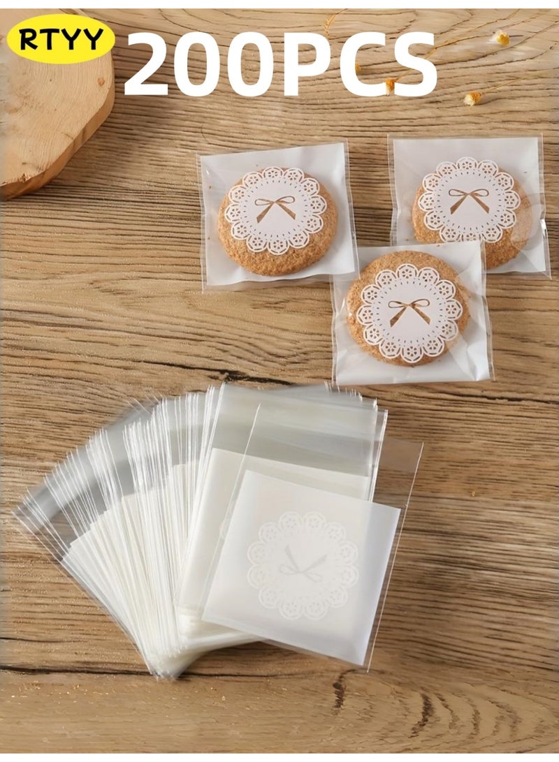 RTYY 200 كيس بسكويت ذاتي اللصق، أكياس بسكويت قابلة لإعادة الإغلاق على شكل فيونكة ندفة الثلج، أكياس بلاستيكية لخبز البسكويت والحلوى، أكياس بلاستيكية شفافة للحلويات، أكياس تغليف فردية للحلوى، أكياس سيلوفان لتغليف البسكويت والشوكولاتة والوجبات الخفيفة والمخبوزات (7x7 سم) - Image 1