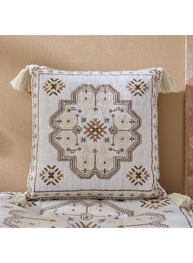 هوم بوكس Mahrgan Zahra Embroidered Medallion Cushion - 40X40 Cm