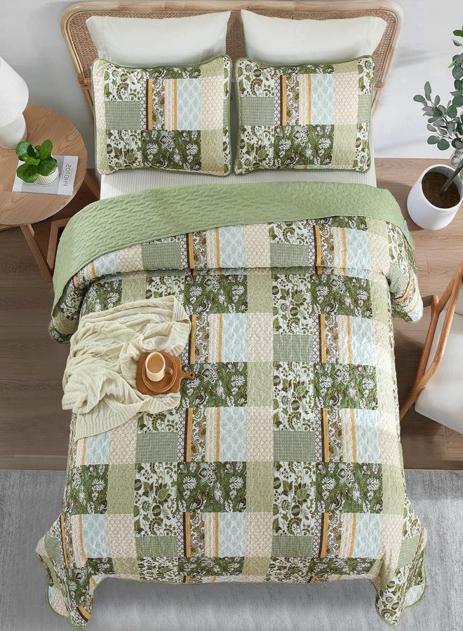WONGS BEDDING طقم لحاف أخضر من وونغز بيدينغ، مقاس كينج، طقم غطاء سرير أخضر بنقشة مربعات، 3 قطع، طقم مفروشات صيفي ناعم من الألياف الدقيقة بنمط بوهيمي، يتضمن لحاف واحد و2 غطاء وسادة. - Image 3