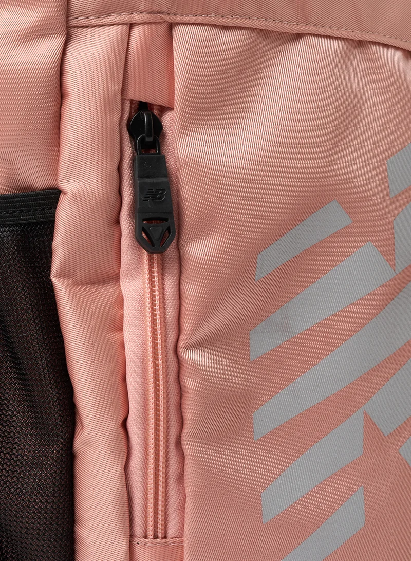 نيو بالانس حقيبة ظهر مزينة بشعار مع مقلمة