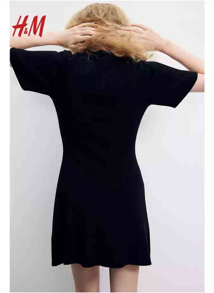 H and M - HM Women's New Loose Lightweight Comfortable And Fashionable Dress - Image 1