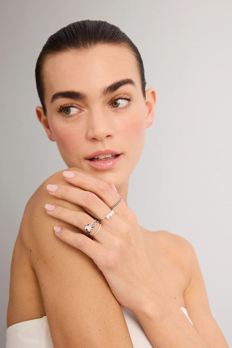 Woman 8 Piece Rings