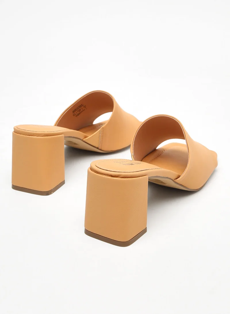 كول ات سبرنج Wide Strap Block Heel Sandals