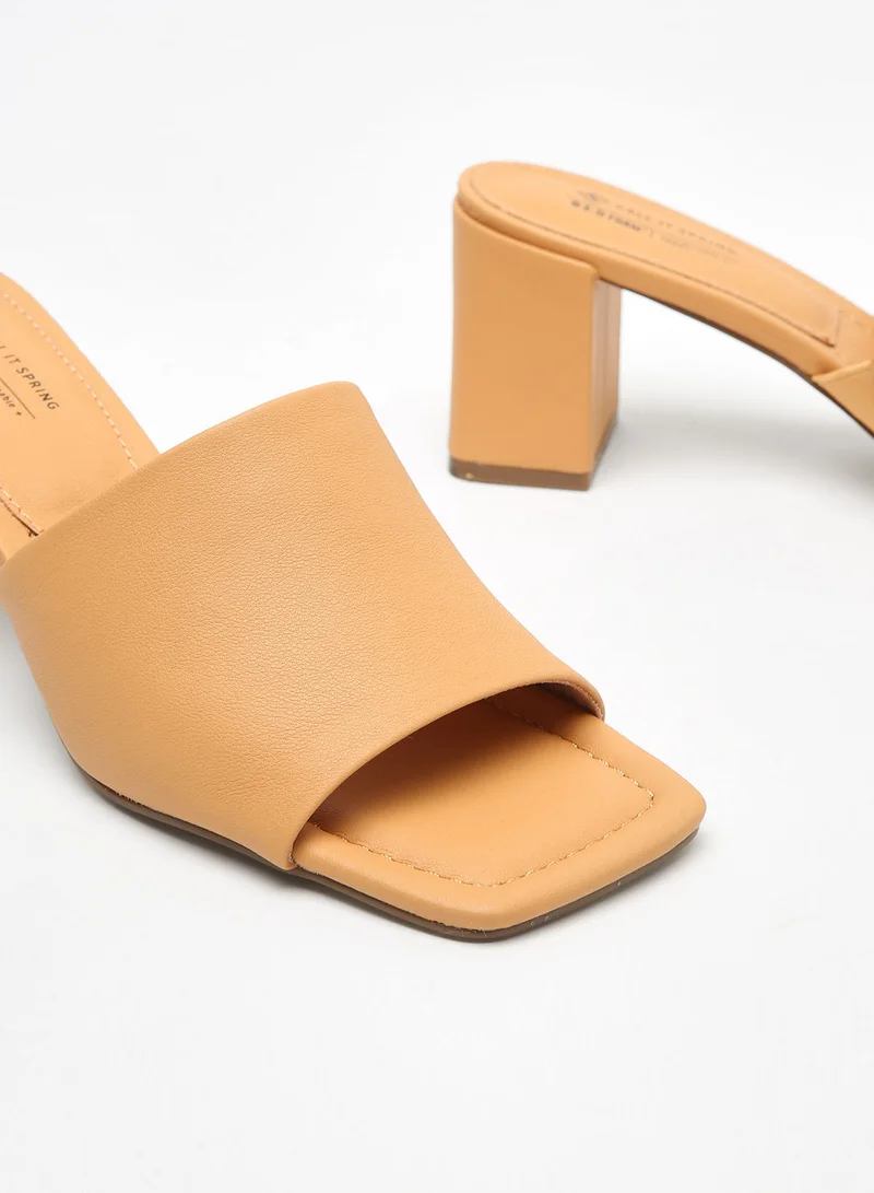 كول ات سبرنج Wide Strap Block Heel Sandals