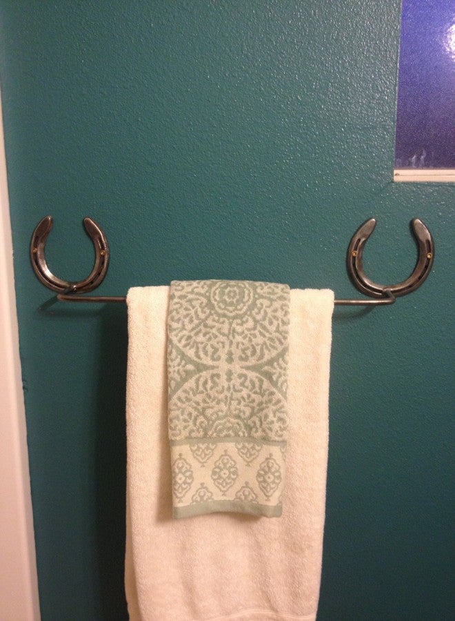 The Heritage Forge Towel Bar Hanger Stainless Steel Horseshoe for Rustic Bathroom - Natural Metal - 20" - Image 2