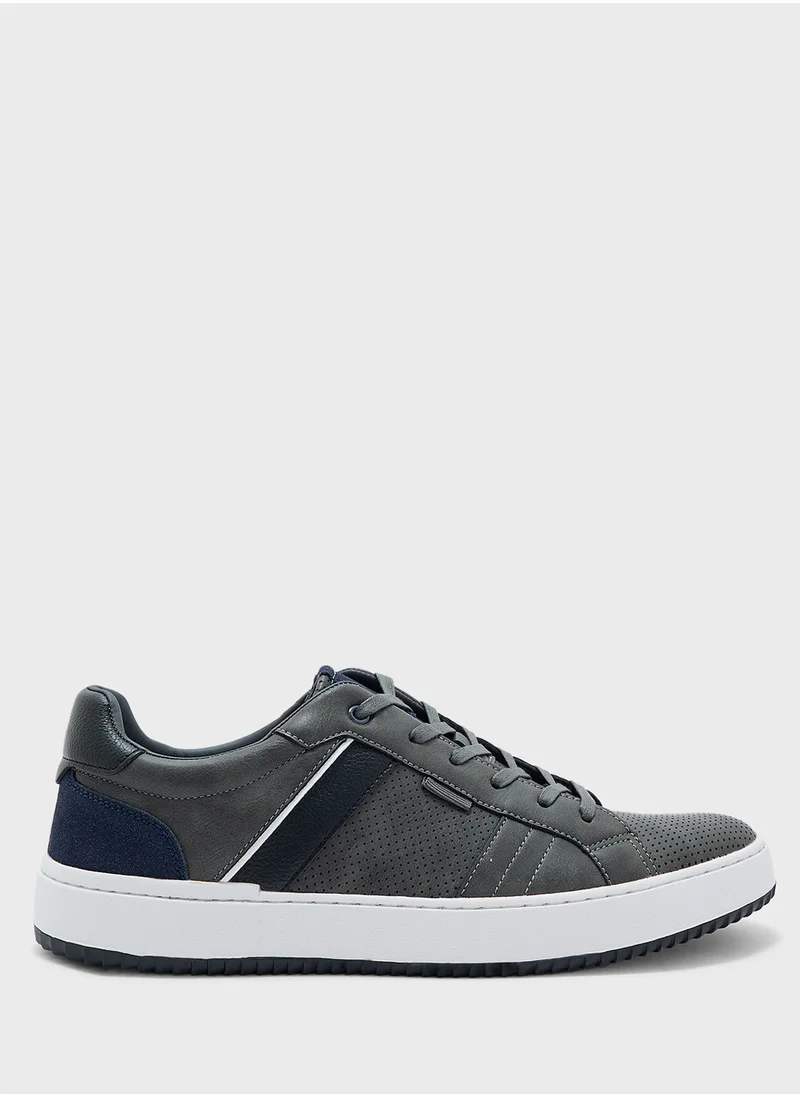 Robert Wood Casual Sneakers