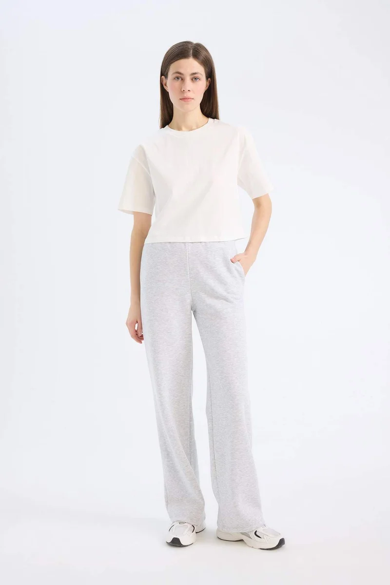 ديفاكتو Boxy Fit Crew Neck Basic Cotton T-Shirt