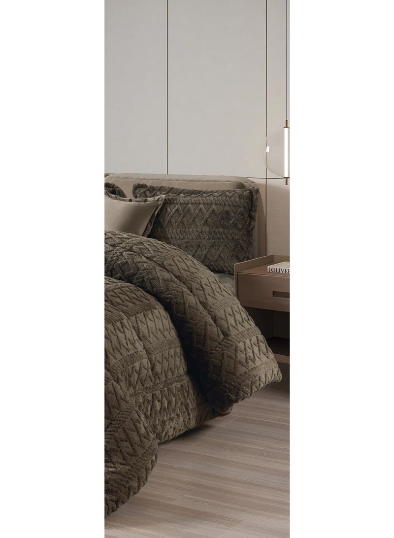 مينجلي مفرش سرير نفرين مخمل شتوي فخم بتصميم انيق وخامة تمنحك الدفئ والراحة 6 قطع، مقاس اللحاف 240x220 سم - Image 2