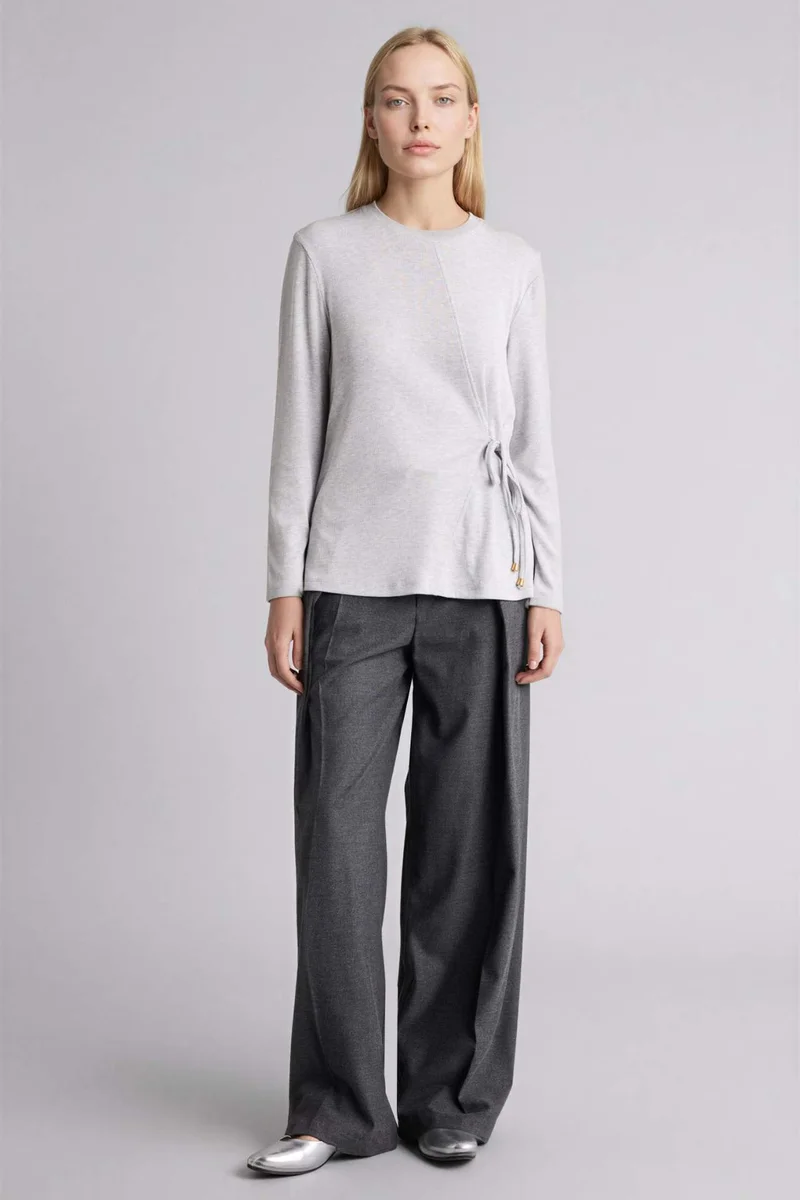 ديفاكتو Relax Fit Crew Neck Long Sleeve T-Shirt