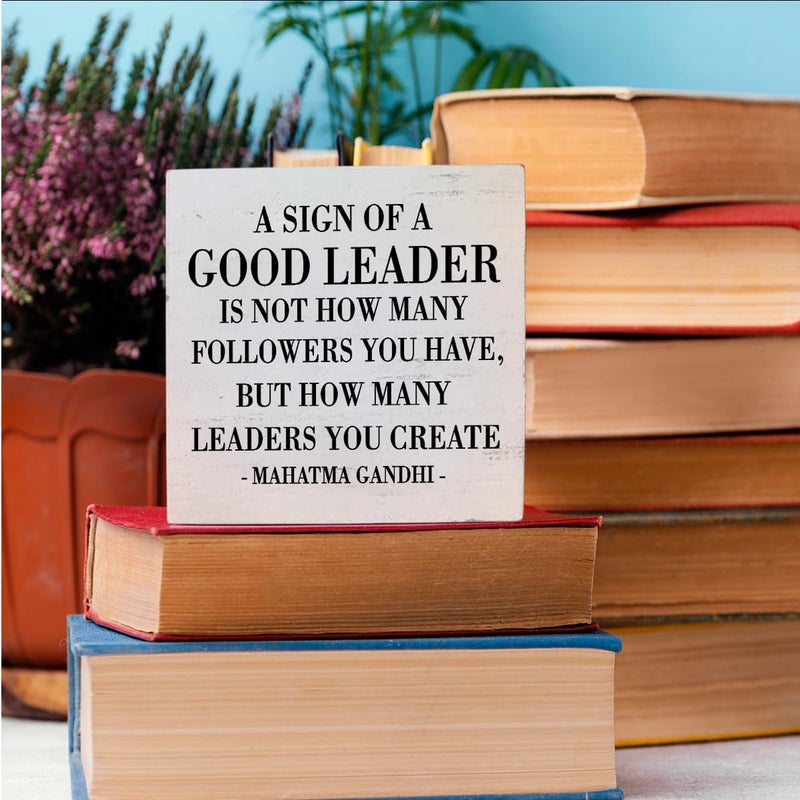 HTBIG Inspirational A Sign of A Good Leader Desk Decor Wooden Box Sign Office Decor Rustic White Wood Block Plaque Box Sign for Leader Boss Mentor Home Office Desk Shelf Table Decoration Leadership Gift - Image 5