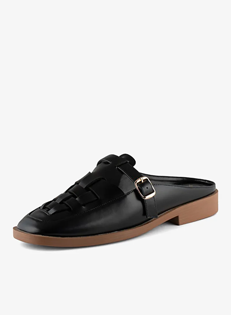 فينتشي صنادل نسائية مسطحة