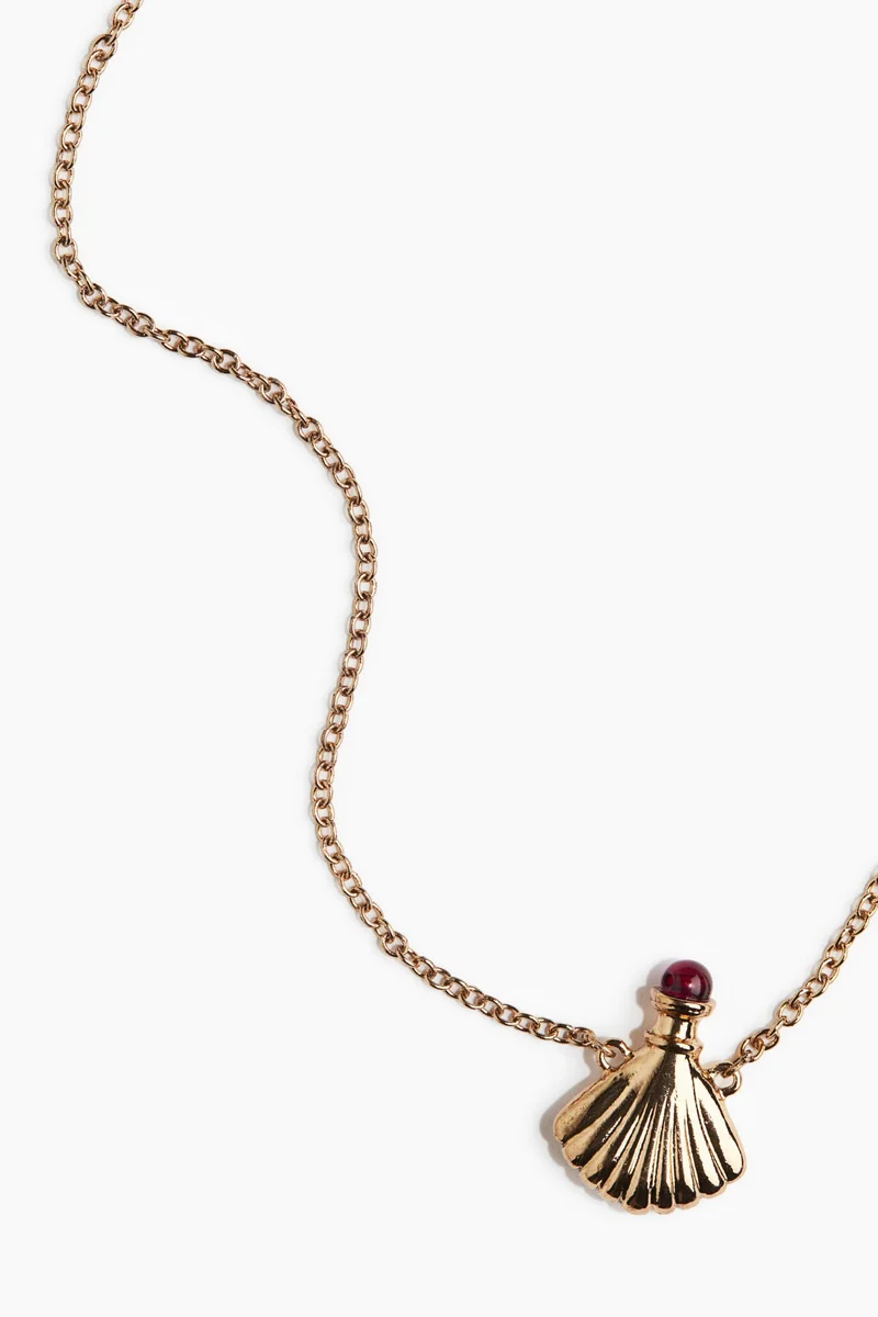 اتش اند ام قلادة مزيّنة بحلية