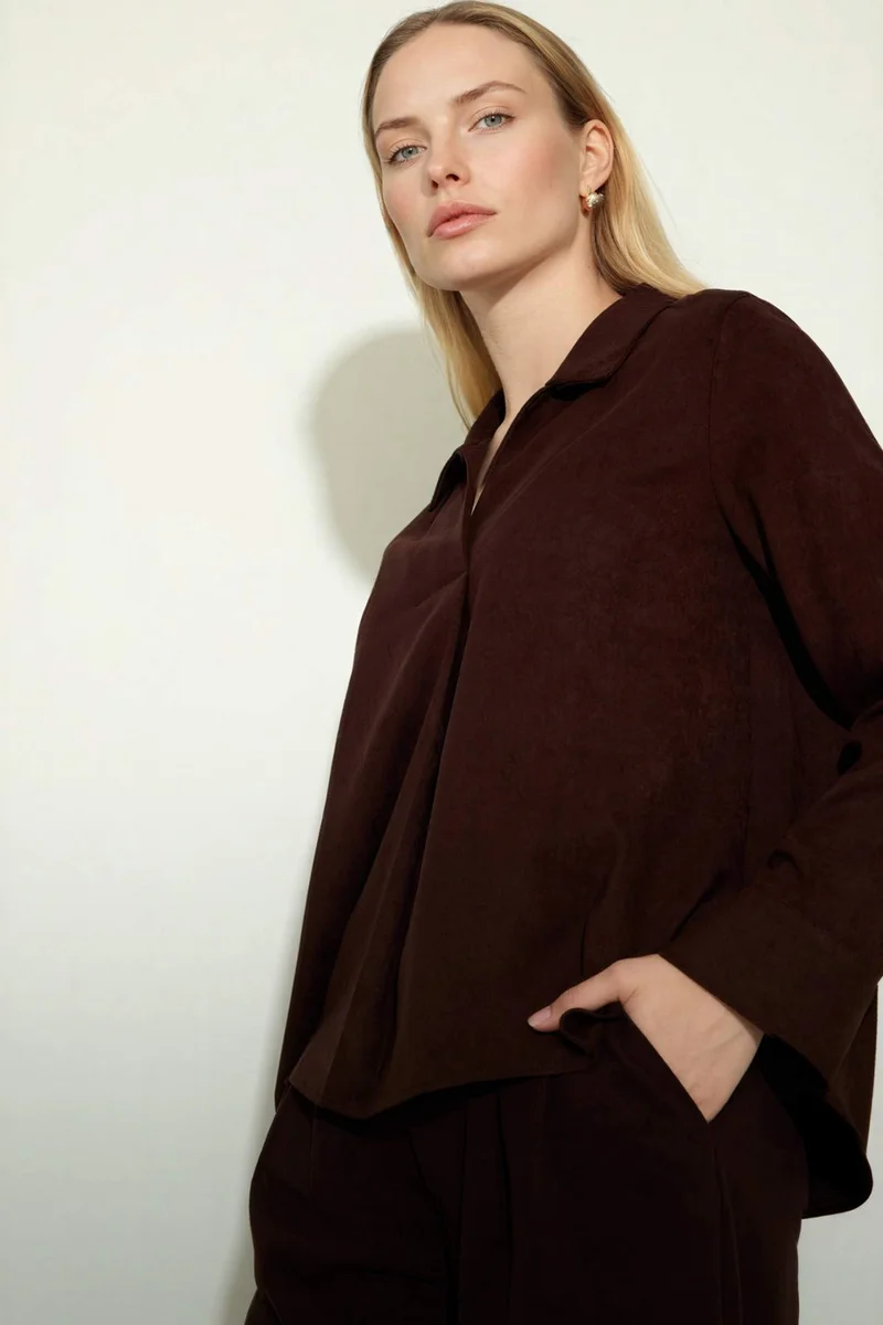 ديفاكتو Relax Fit Shirt Collar Suede Long Sleeve Blouse
