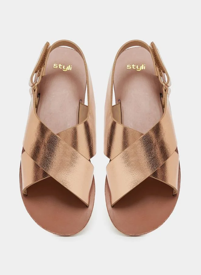 Styli Styli Solid Buckle Detail Flat Sandals