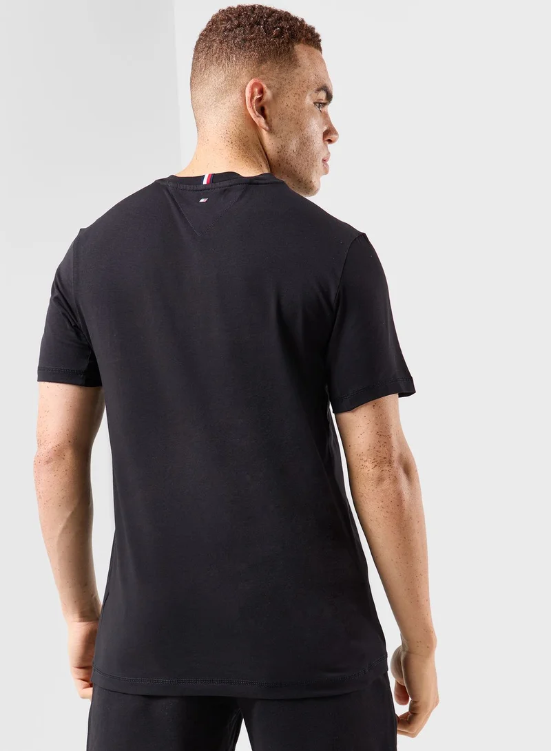 TOMMY HILFIGER Essential Logo T-Shirt