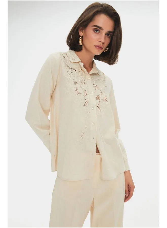 جون June Women Exclusive Regular/Normal Fit Linen Blend Guipure Detailed Shirt Beige