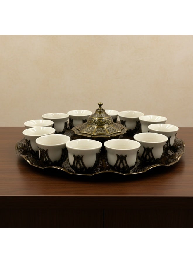 أكار طقم قهوة عربي فاخر لـ 12 شخص مع صينية، فناجين زجاجية بحوامل، ووعاء تمر بغطاء بلمسة برونزية عثمانية ساحرة – صناعة تركية - Image 1