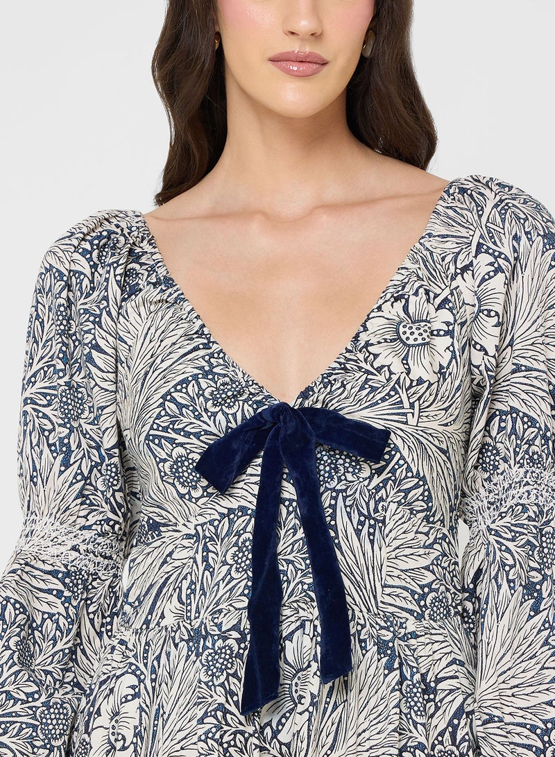 هوب اند ايفي فستان ماكسي بياقة على شكل حرف  وفيونكة أمامية - Image 3